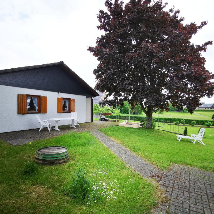 Bb19 Eifel-Ferienhaus Am Moseltal Mit Saunahaus Beuren  Екстериор снимка
